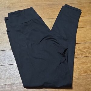 Black Slim Fit Leggings with Tapered Design